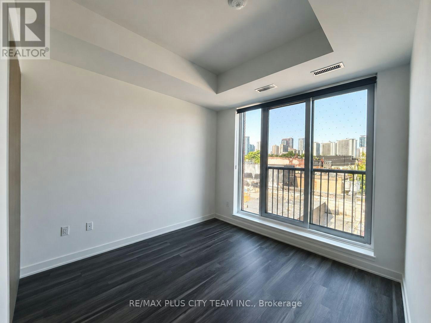 348-30 Dreamers Way, Toronto, ON, M5A 0Y7 - 4