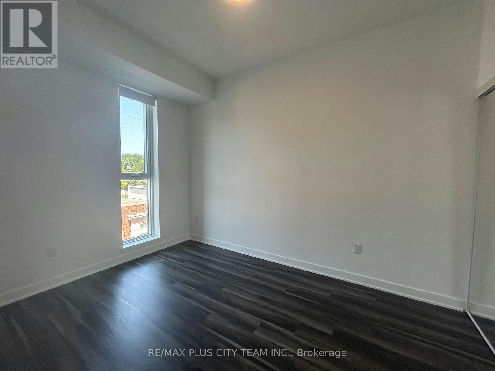 348-30 Dreamers Way, Toronto, ON, M5A 0Y7 - 2