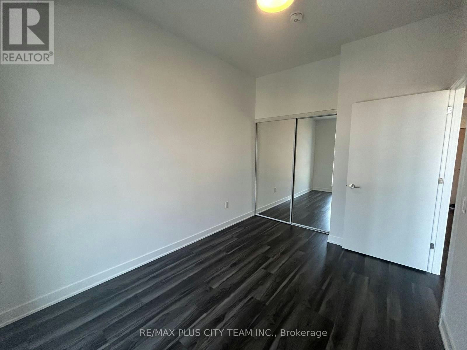 348-30 Dreamers Way, Toronto, ON, M5A 0Y7 - 9
