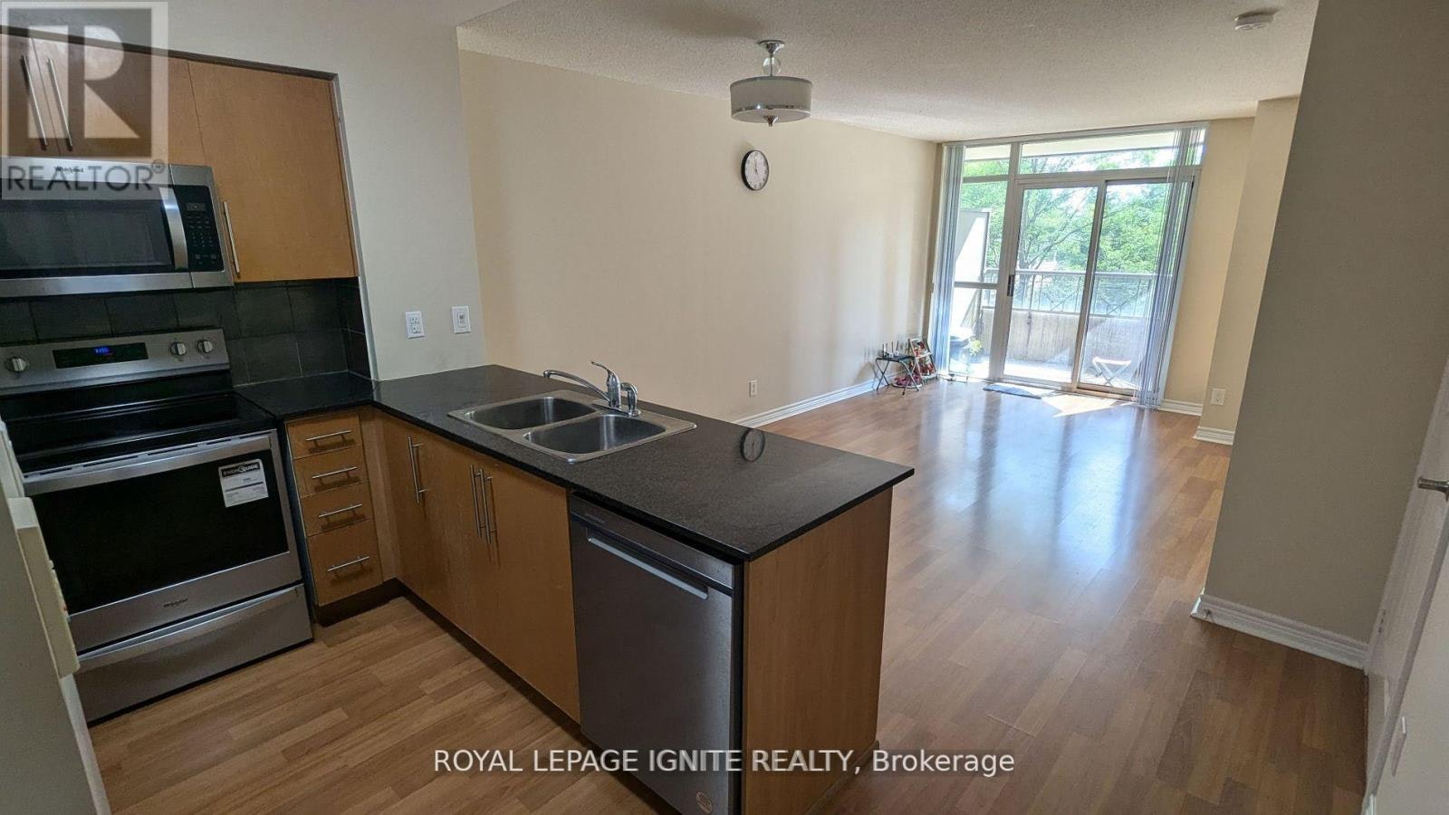308-310 Burnhamthorpe Road W, Mississauga, ON, L5B 4P9 - 7
