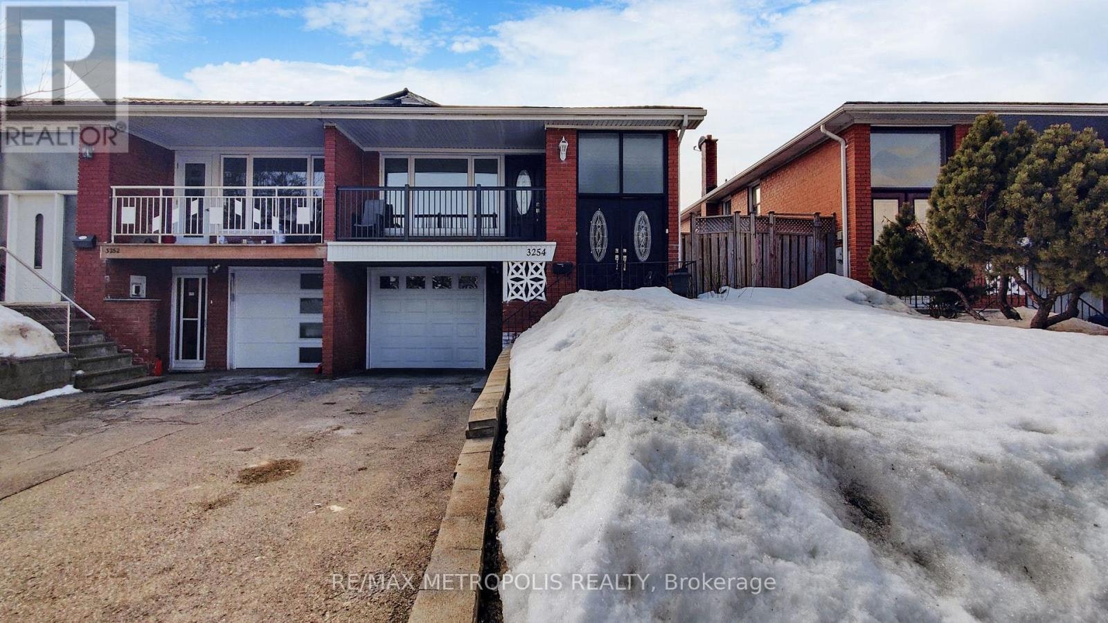UPPER-3254 Fieldgate Drive, Mississauga, ON, L4X 2H7 - 3