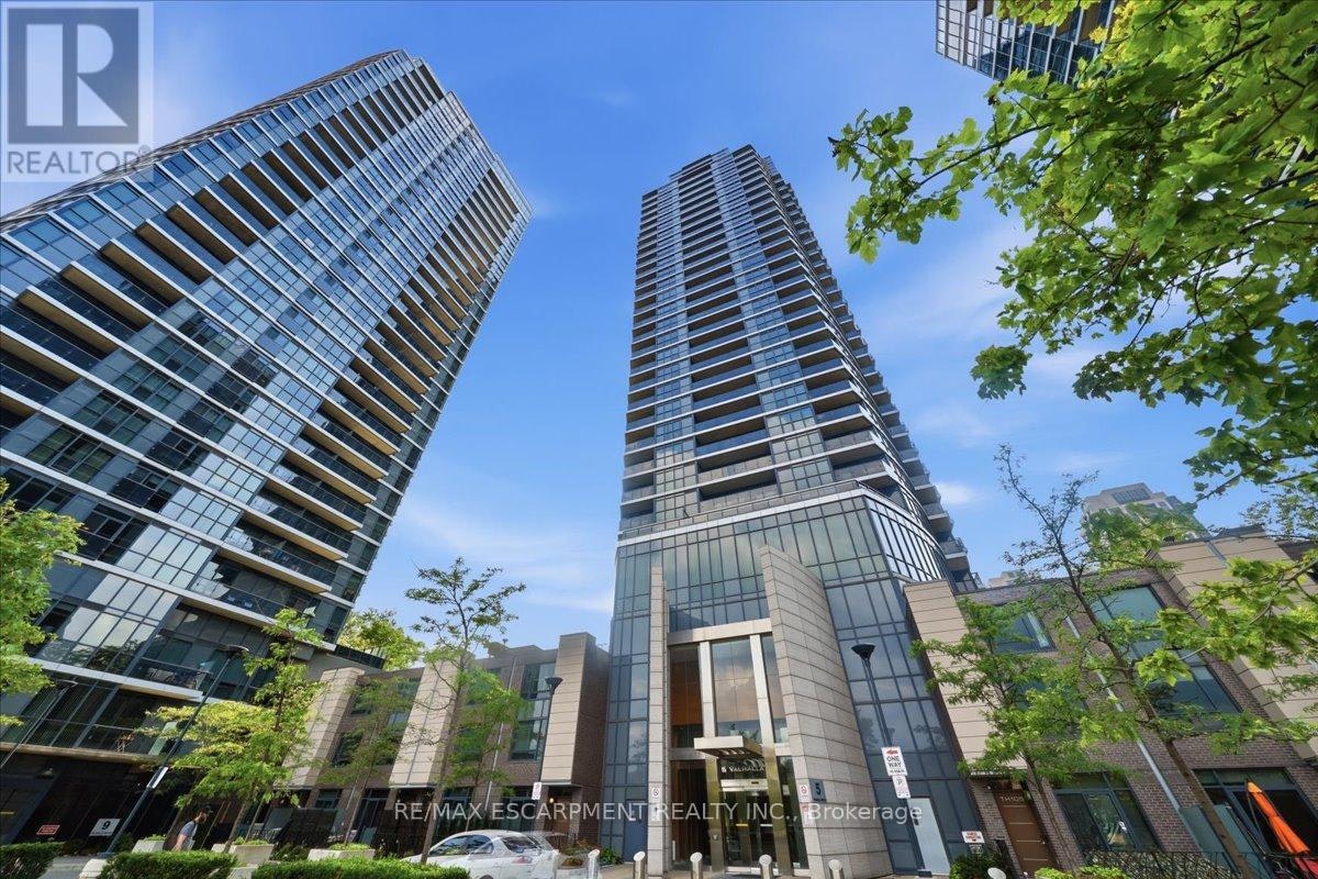 2204-5 Valhalla Inn Road, Toronto, ON, M9B 0B1