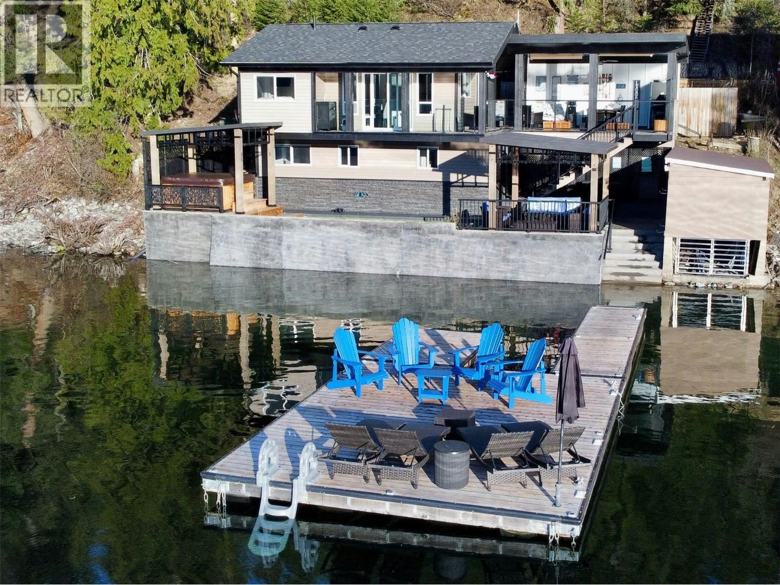 3127 East Lake Drive, Christina Lake, BC, V0H 1E1