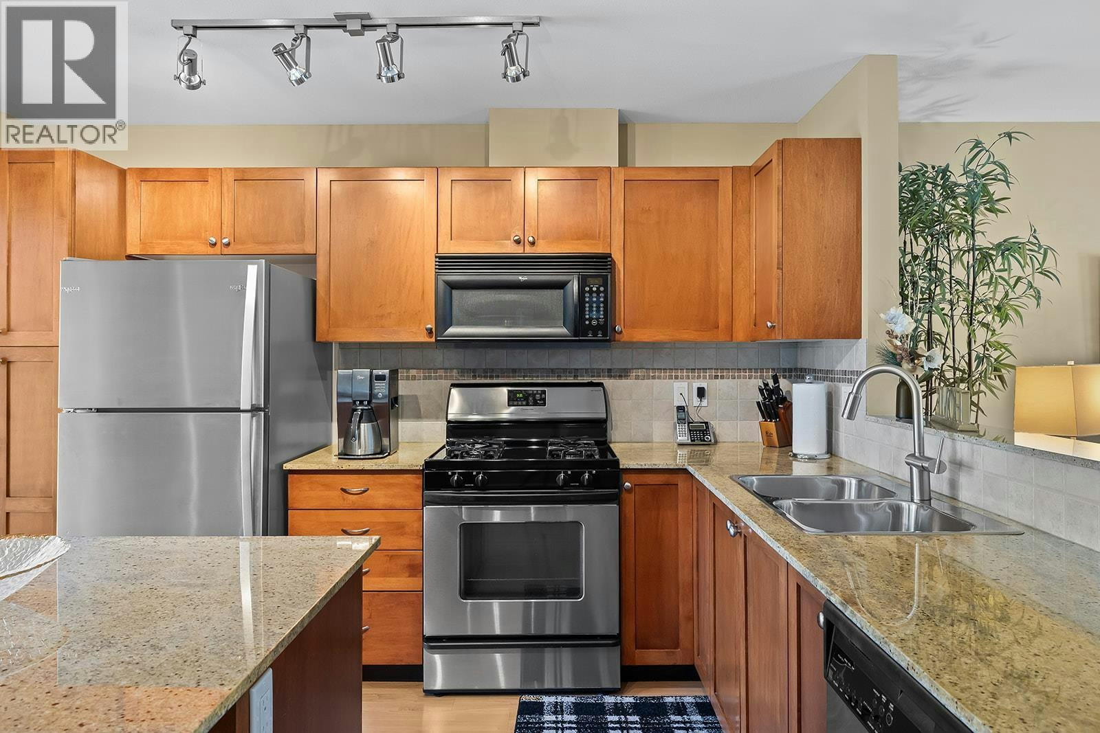 12-1853 Parkview Crescent, Kelowna, BC, V1X 8A3 - 11