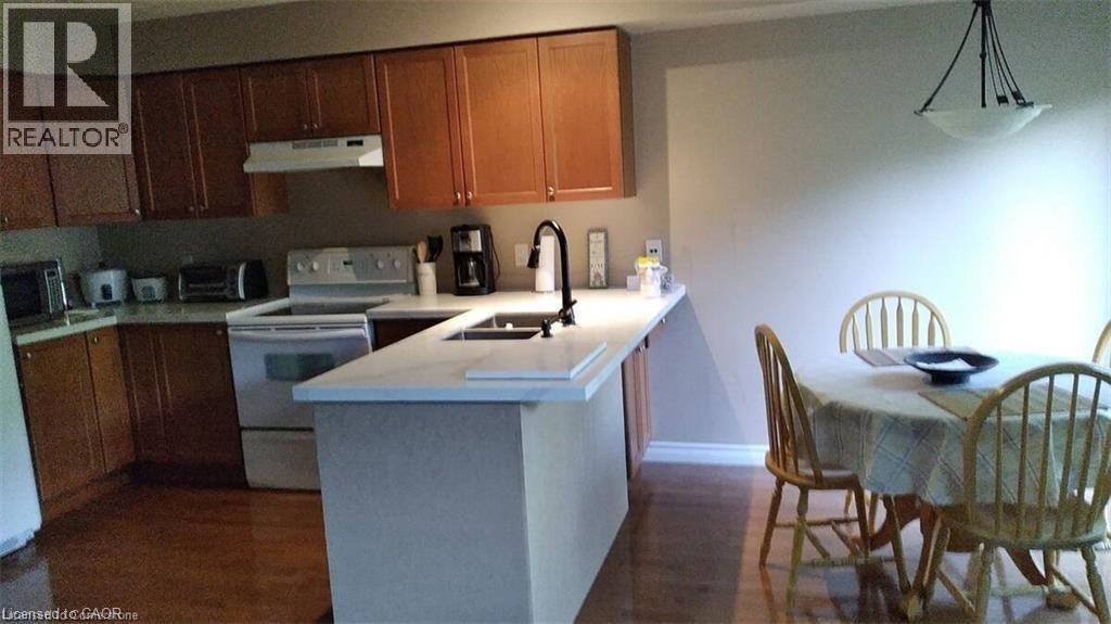 563 Chablis Drive, Waterloo, ON, N2T 2Y7 - 2