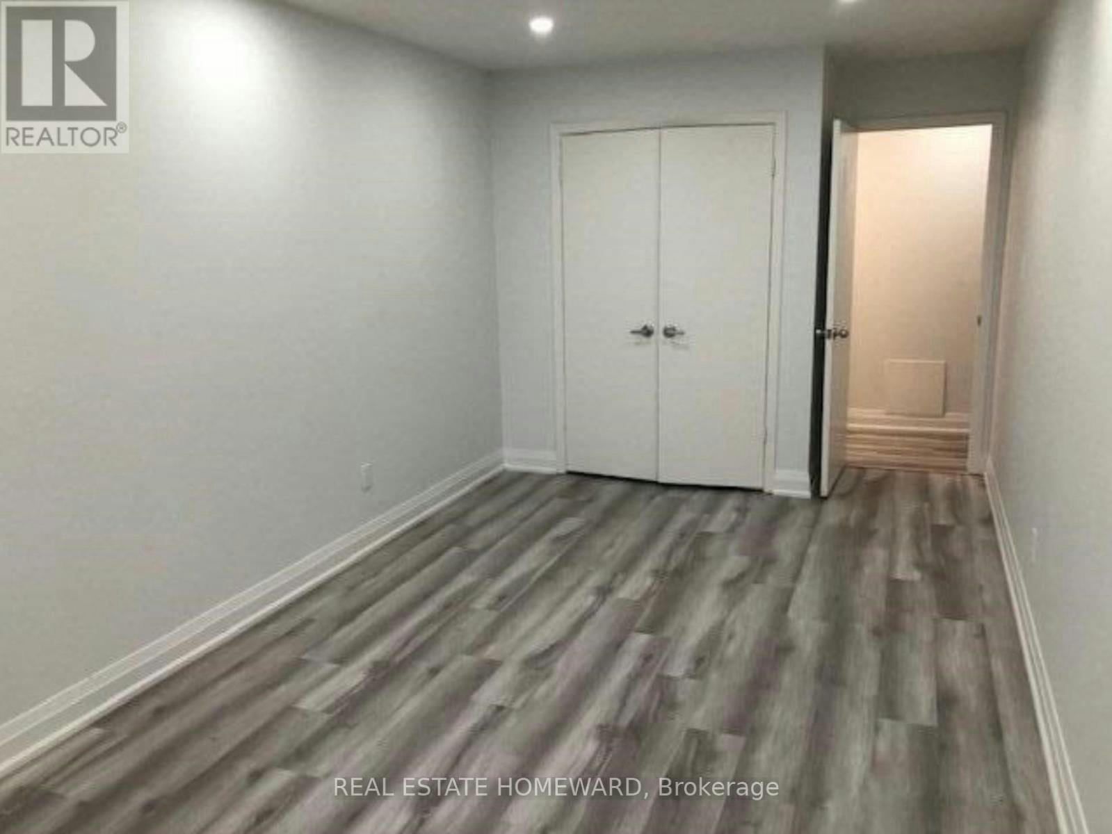 SIDE-274 Rumsey Road, Toronto, ON, M4G 1R2 - 13