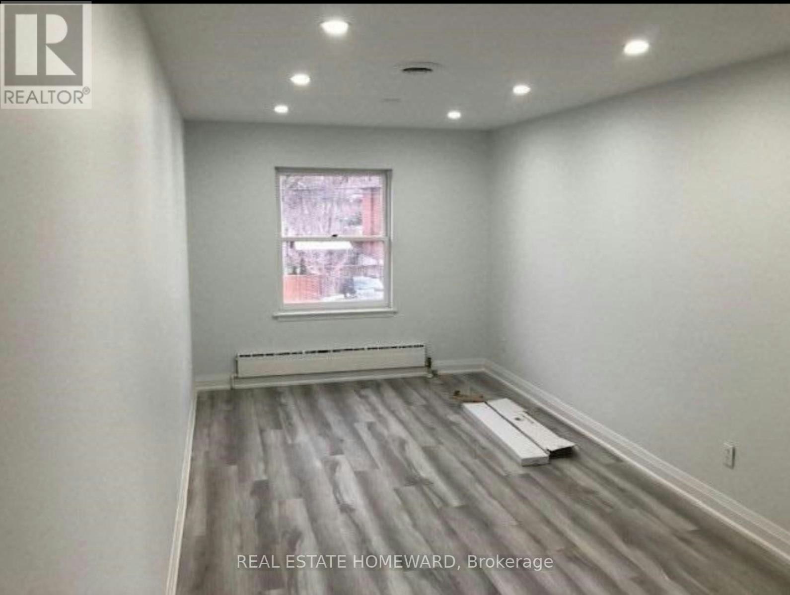 SIDE-274 Rumsey Road, Toronto, ON, M4G 1R2 - 7
