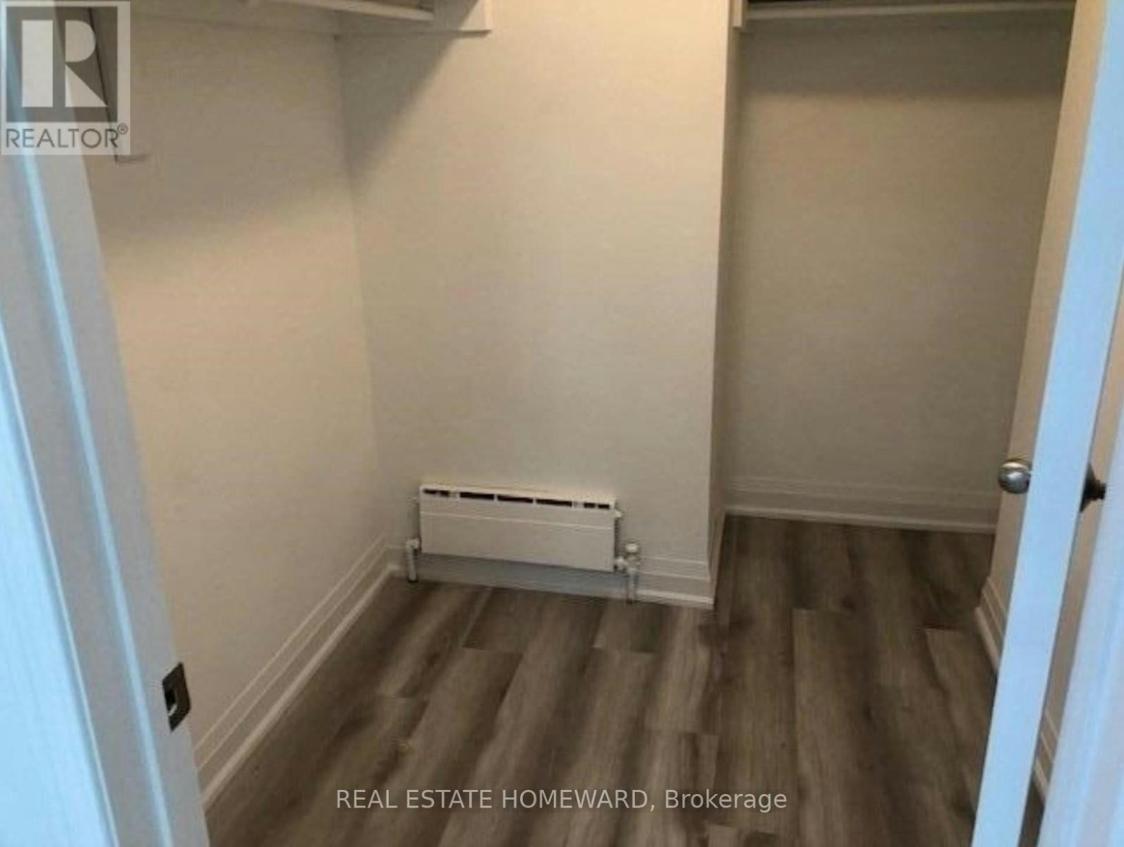 SIDE-274 Rumsey Road, Toronto, ON, M4G 1R2 - 9