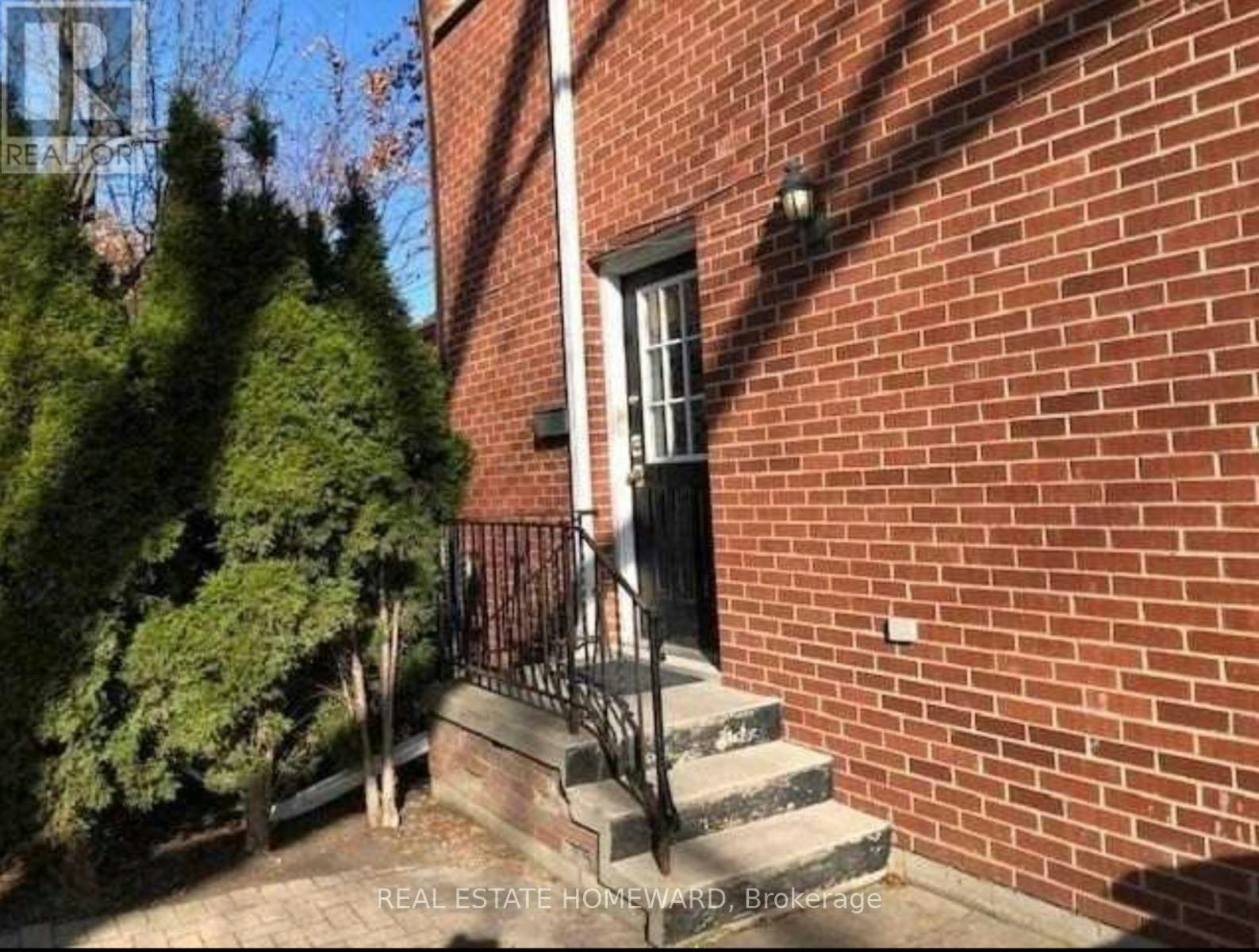 SIDE-274 Rumsey Road, Toronto, ON, M4G 1R2 - 2