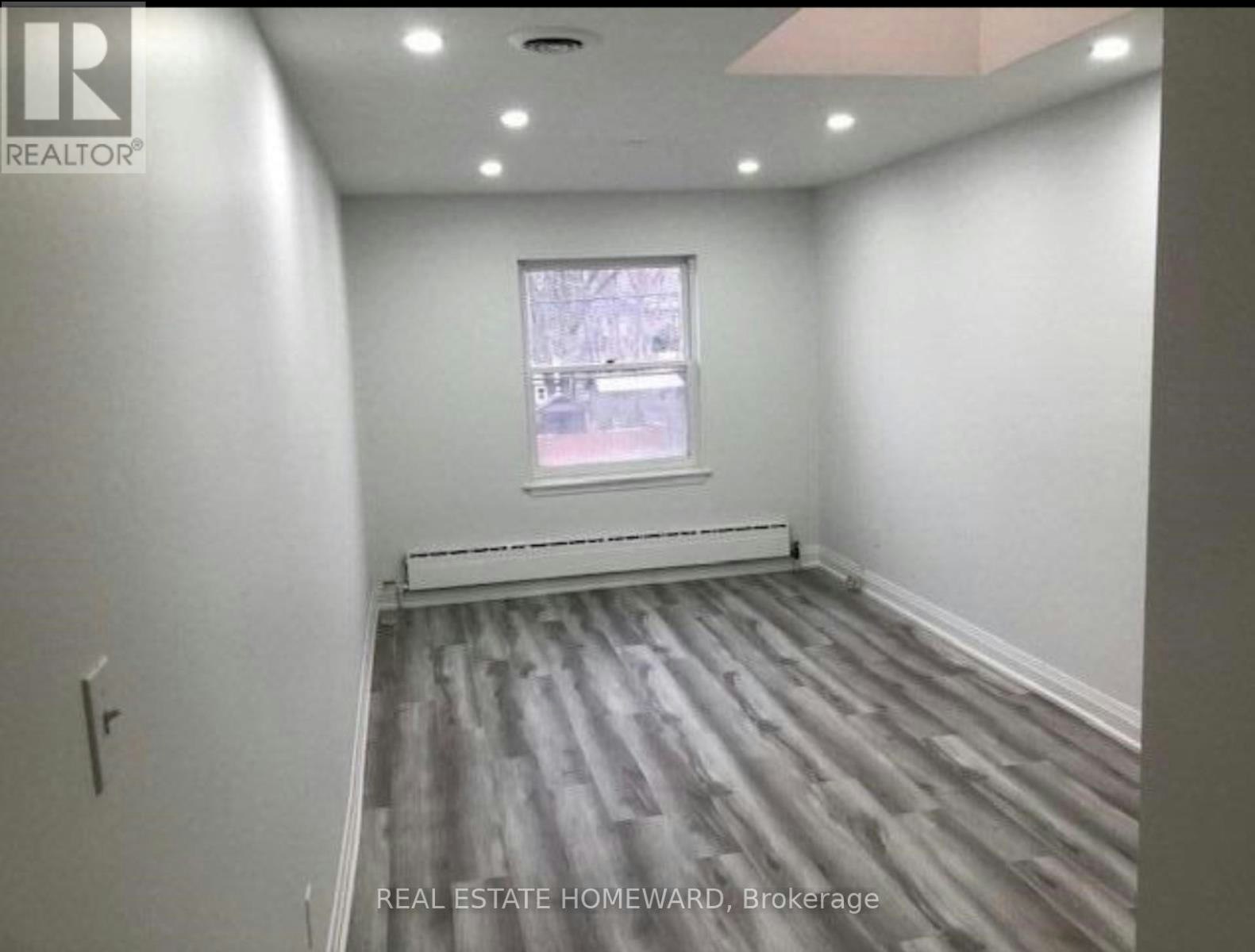 SIDE-274 Rumsey Road, Toronto, ON, M4G 1R2 - 12