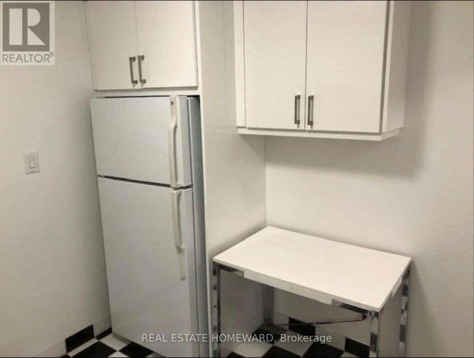 SIDE-274 Rumsey Road, Toronto, ON, M4G 1R2 - 4