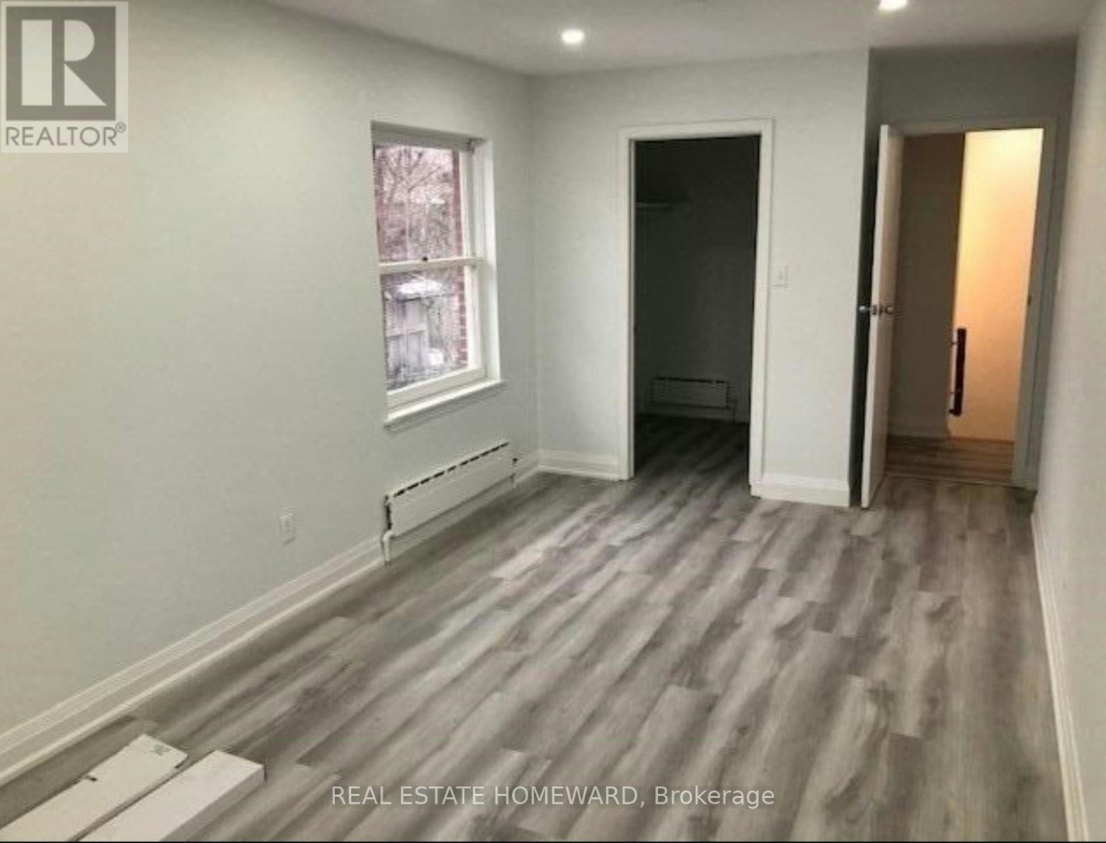 SIDE-274 Rumsey Road, Toronto, ON, M4G 1R2 - 8