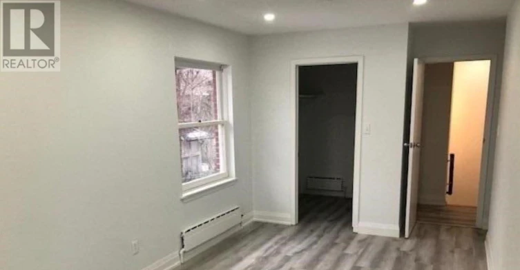 SIDE-274 Rumsey Road, Toronto, ON, M4G 1R2 - 8