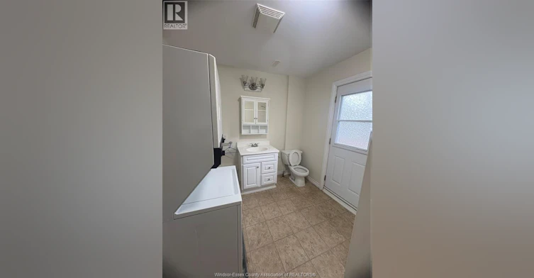2-853 Pillette, Windsor, ON, N8Y 3B4 - 3