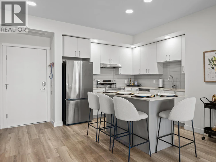 305-1057 Frost Road, Kelowna, BC, V1W 0G7