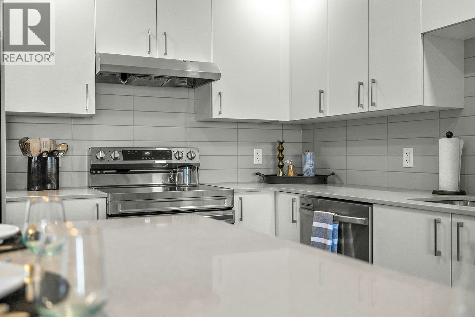 305-1057 Frost Road, Kelowna, BC, V1W 0G7 - 6