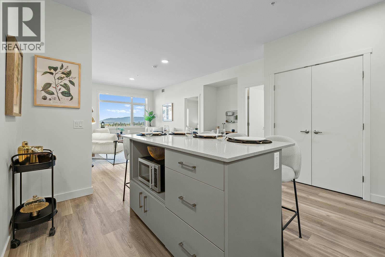 305-1057 Frost Road, Kelowna, BC, V1W 0G7 - 8