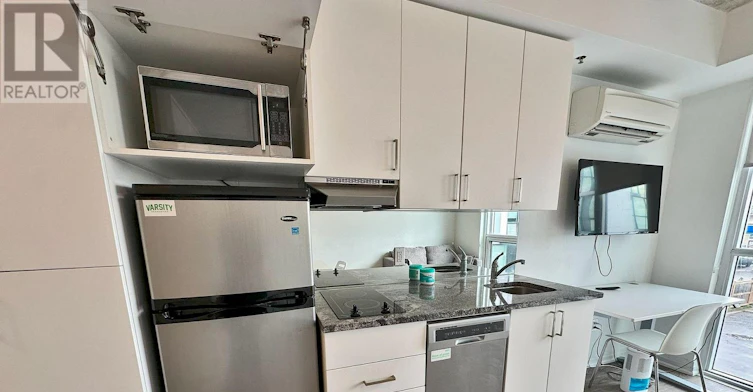 241-1900 Simcoe Street N, Oshawa, ON, L1G 4Y3 - 4