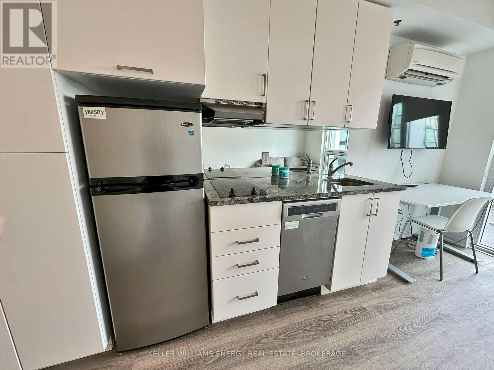 241-1900 Simcoe Street N, Oshawa, ON, L1G 4Y3 - 3