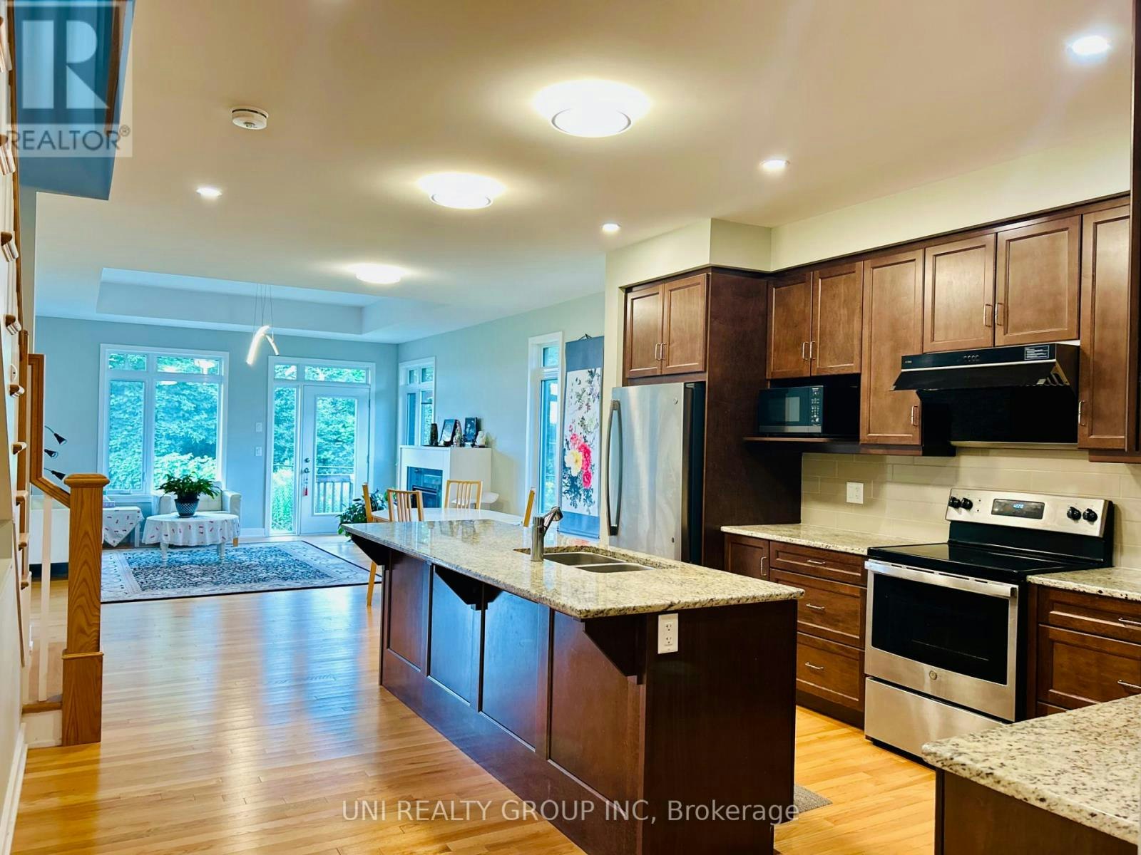 70 Stanhope Court, Manotick, ON, K2J 6S2 - 8