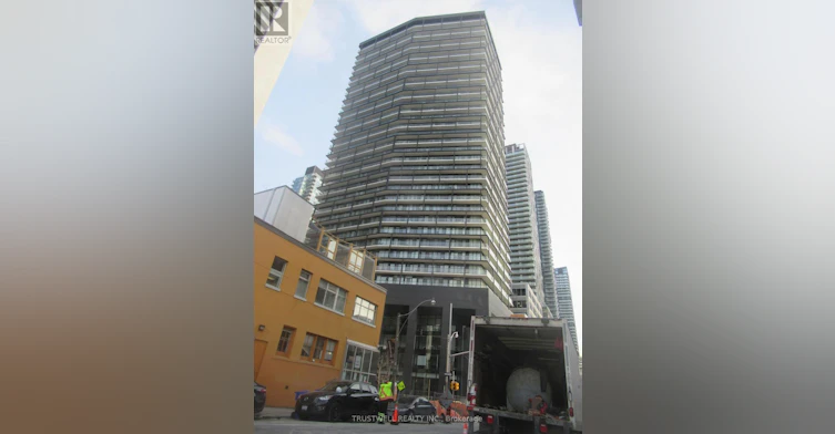 902-125 Peter Street, Toronto, ON, M5V 0M2