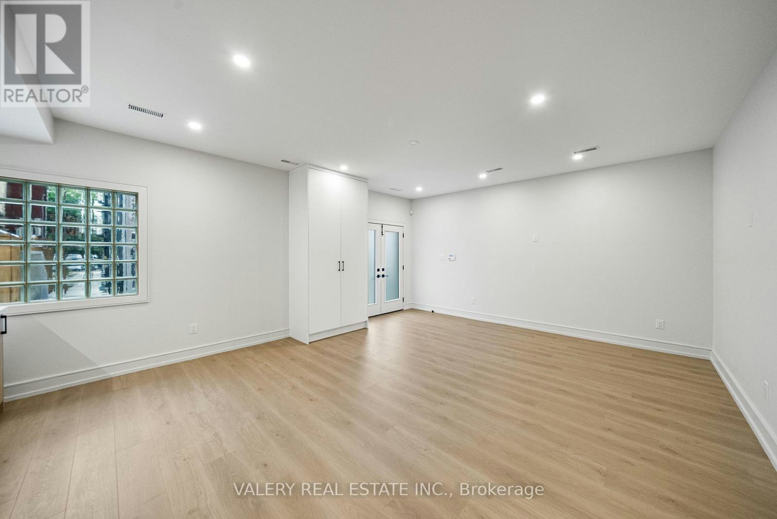 LANEWAY MAIN-131 Dovercourt Road, Toronto, ON, M6J 3C5 - 3