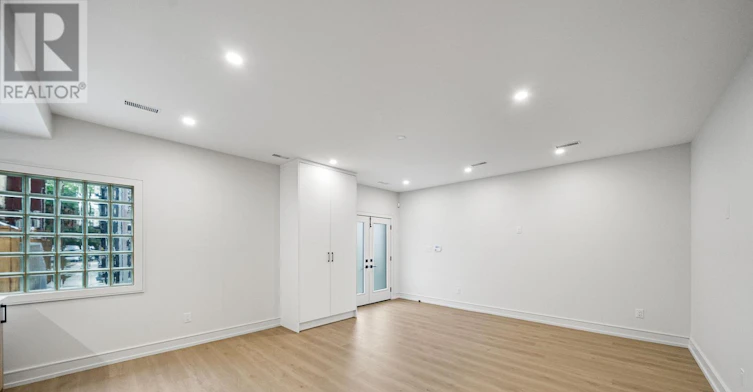 LANEWAY MAIN-131 Dovercourt Road, Toronto, ON, M6J 3C5 - 3