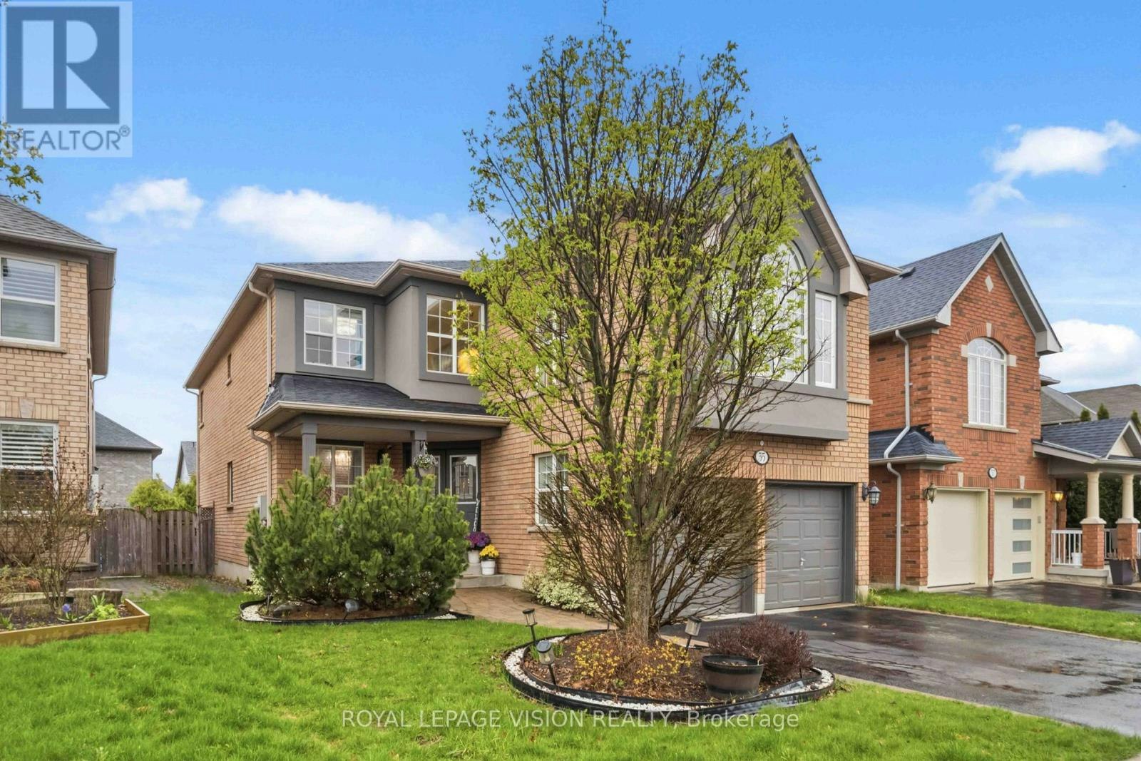 55 Medland Avenue E, Whitby, ON, L1P 1S7
