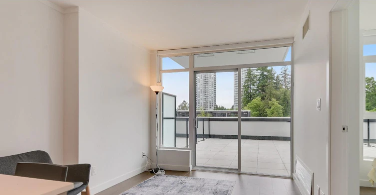 306-13725 George Junction, Surrey, BC, V3T 4Y3 - 3