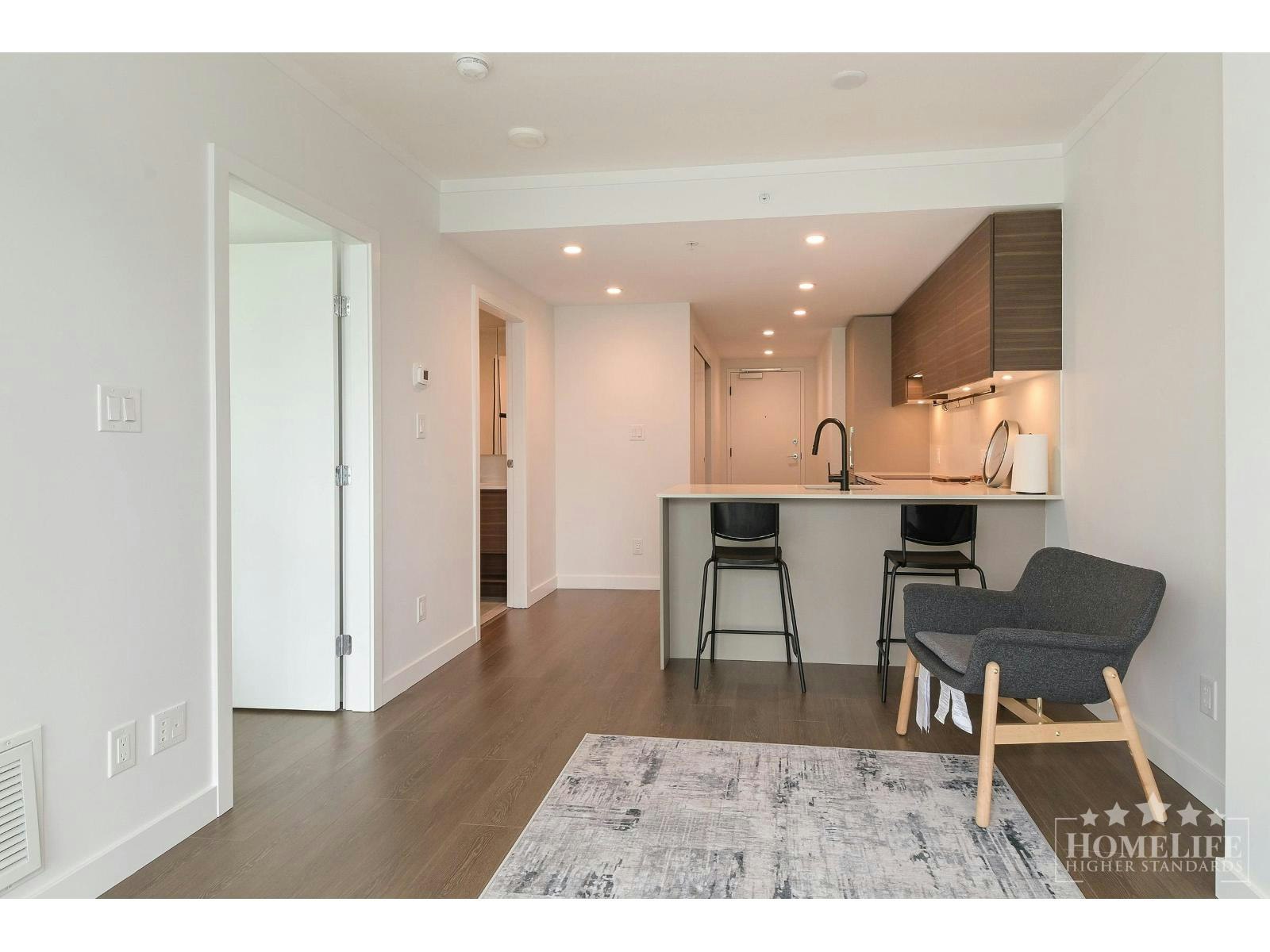 306-13725 George Junction, Surrey, BC, V3T 4Y3 - 4