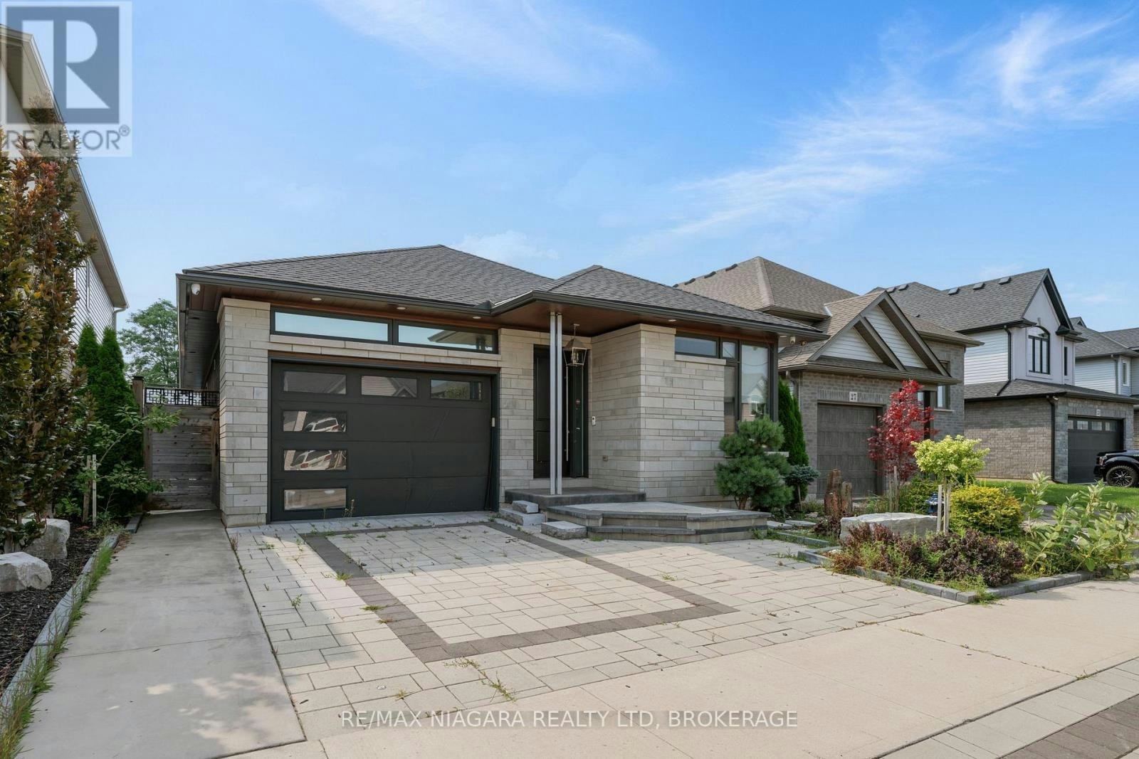 31 Berkshire Drive, St. Catharines, ON, L2M 0C2