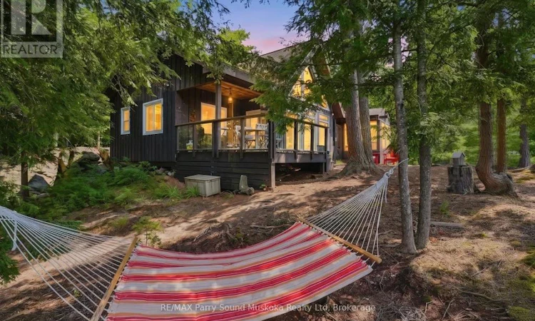24 Arbor Vitae Island