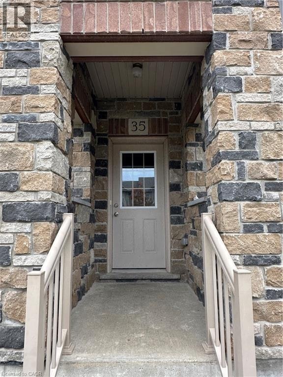35 Eliza Avenue, Kitchener, ON, N2E 0G2 - 2