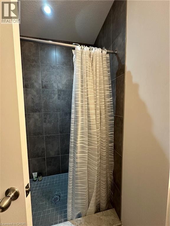 35 Eliza Avenue, Kitchener, ON, N2E 0G2 - 33