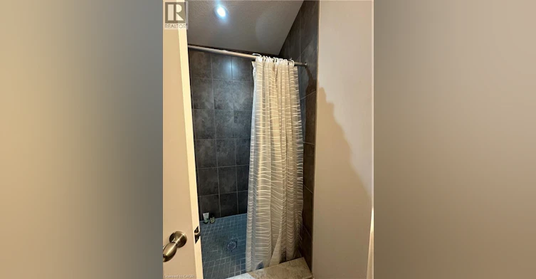 35 Eliza Avenue, Kitchener, ON, N2E 0G2 - 33
