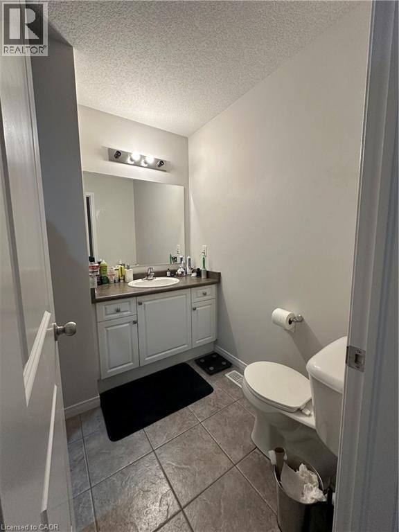 35 Eliza Avenue, Kitchener, ON, N2E 0G2 - 32