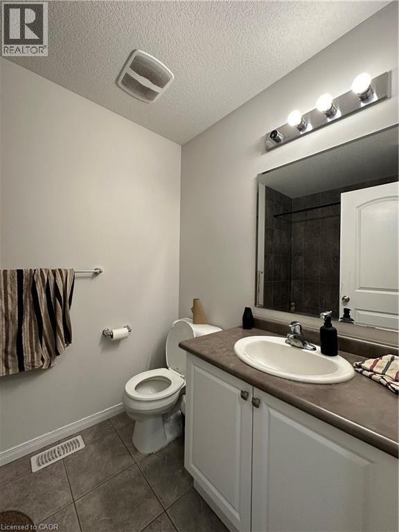 35 Eliza Avenue, Kitchener, ON, N2E 0G2 - 36