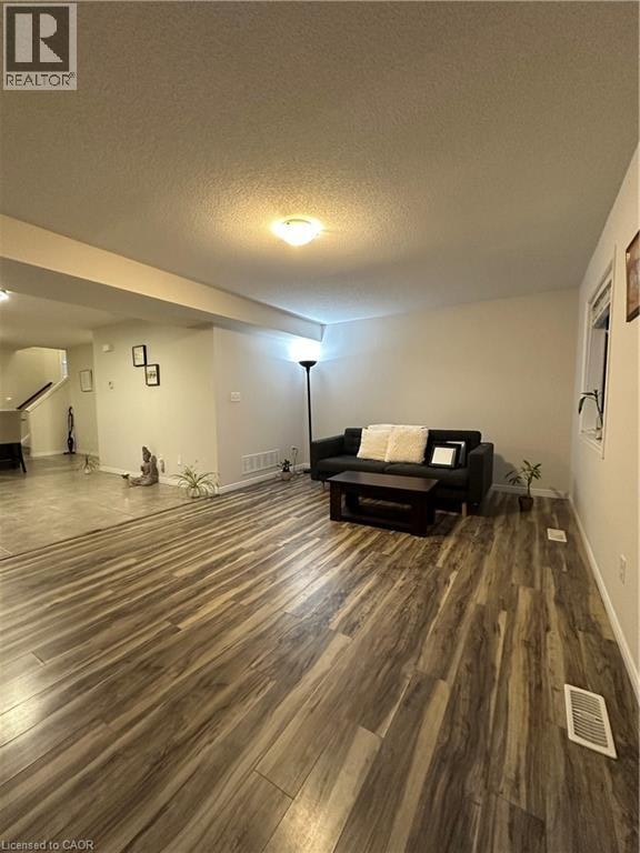 35 Eliza Avenue, Kitchener, ON, N2E 0G2 - 25