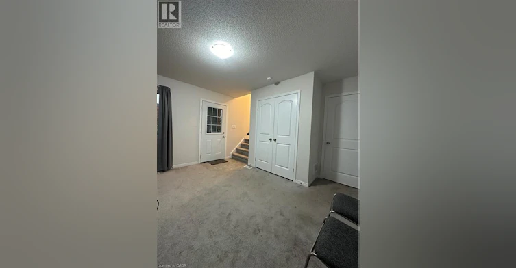 35 Eliza Avenue, Kitchener, ON, N2E 0G2 - 8
