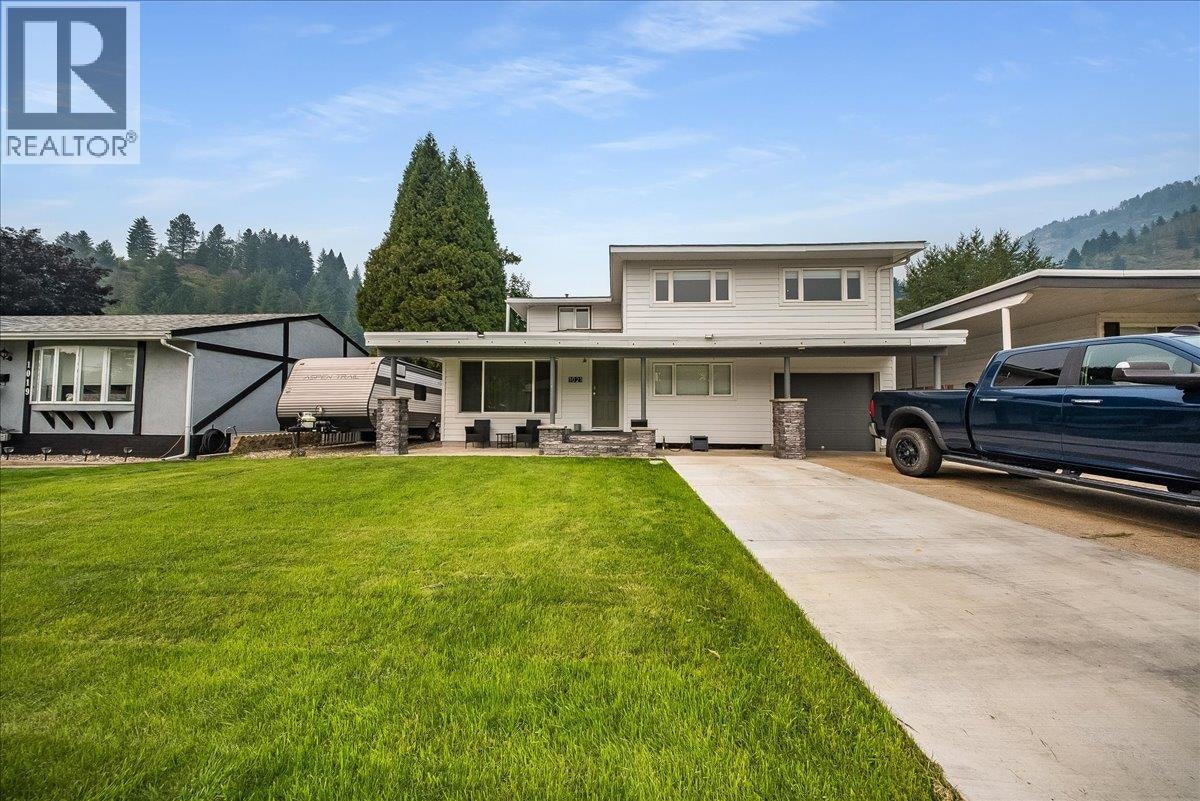 1021 Regan Crescent, Trail, BC, V1R 1C2
