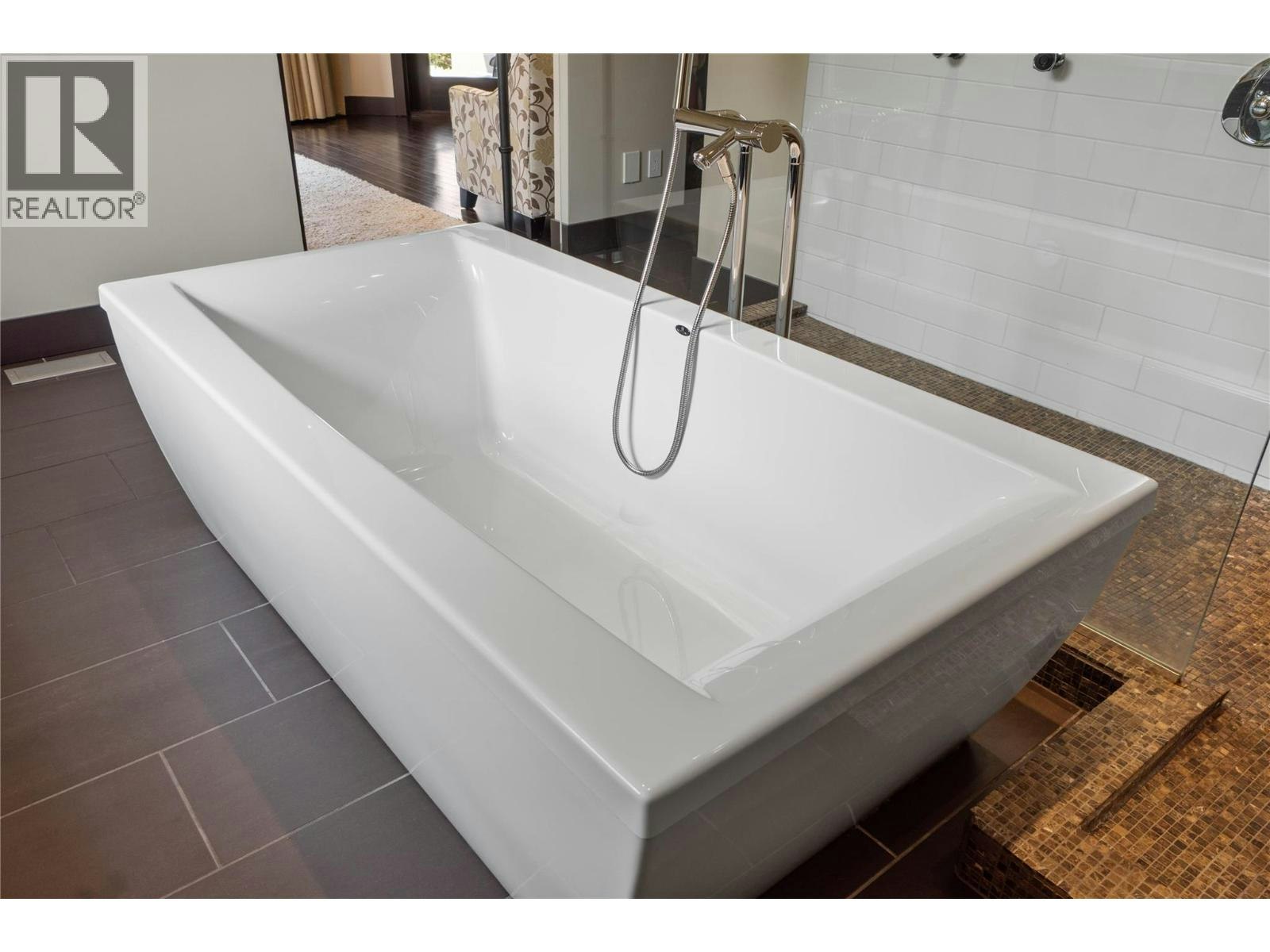 3020 Kicking Horse Drive, Kamloops, BC, V2E 2T6 - 21