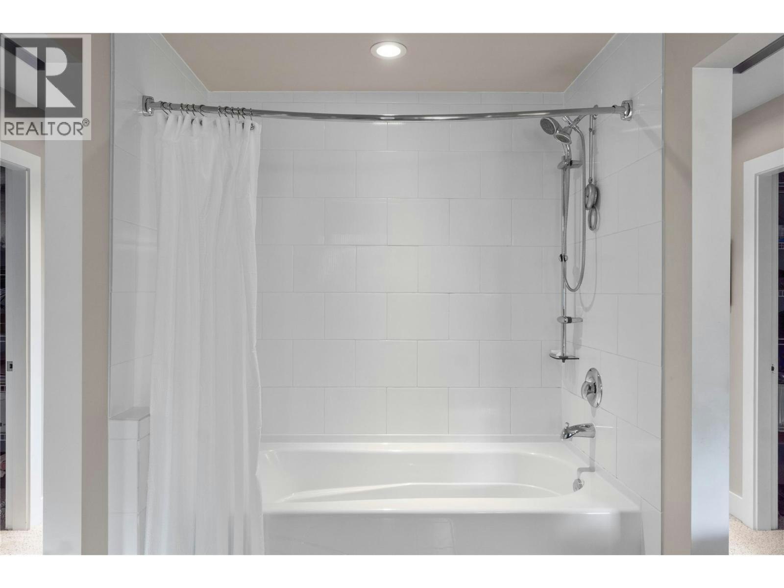 3020 Kicking Horse Drive, Kamloops, BC, V2E 2T6 - 40