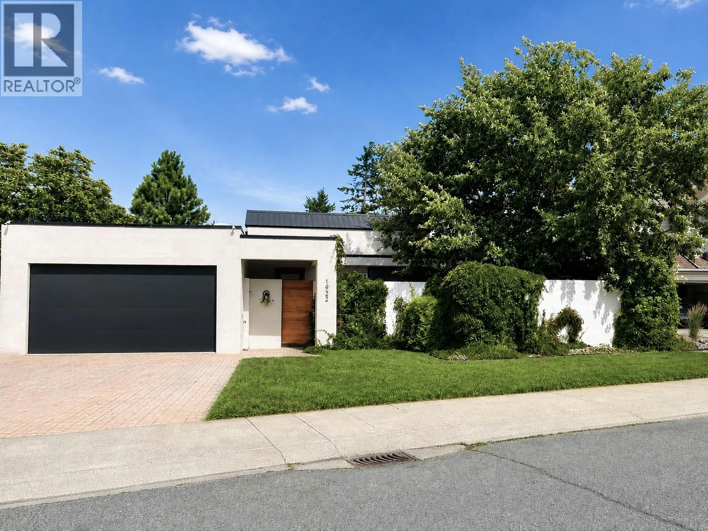 1922 Glen Gary Drive, Kamloops, BC, V2E 1R4