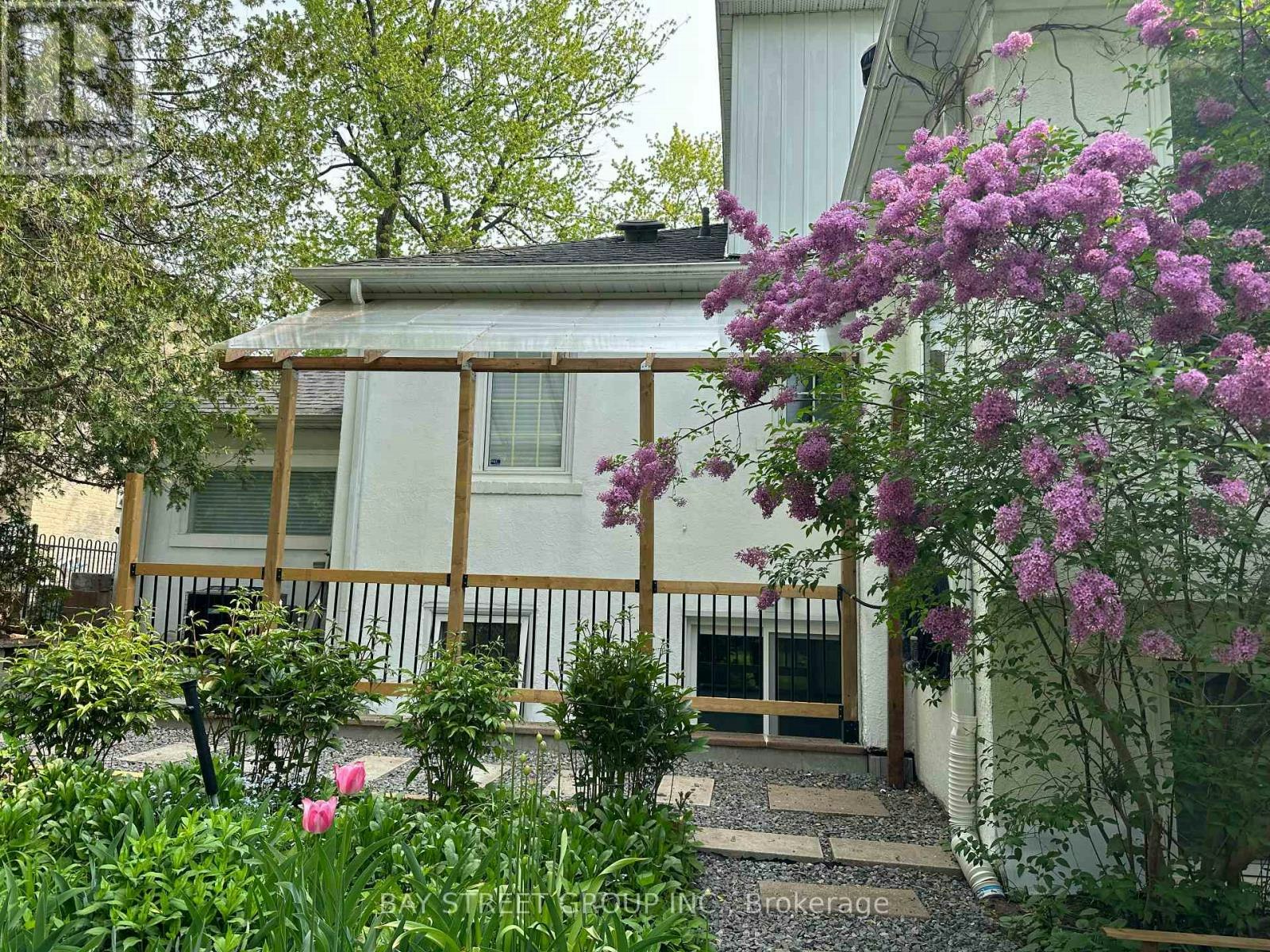 460 Chartwell Road, Oakville, ON, L6J 4A5