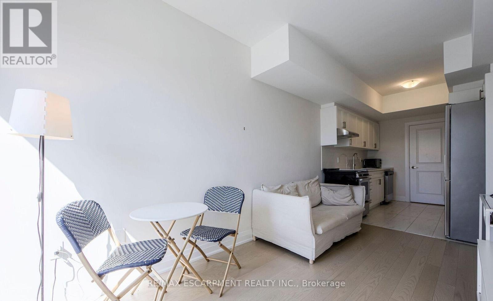 2 1778a Lawrence Avenue W, Toronto, ON, M6L 0A3 - 12