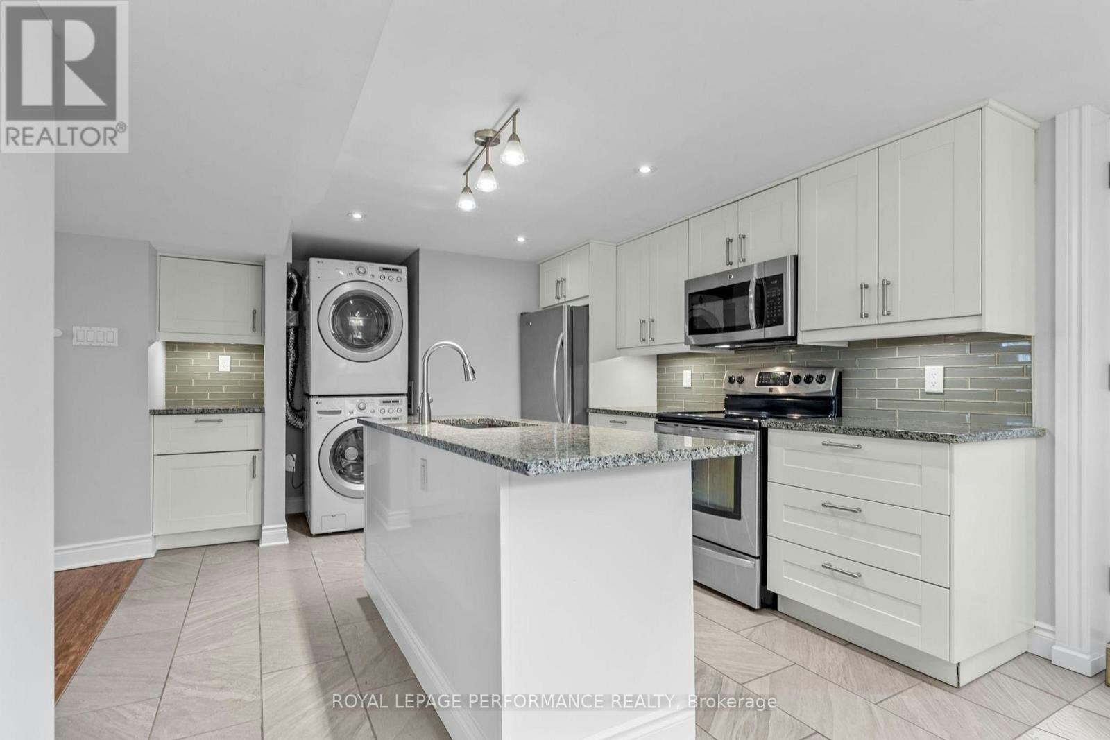 3B Birchwood Drive, Ottawa, ON, K2E 5S7 - 4