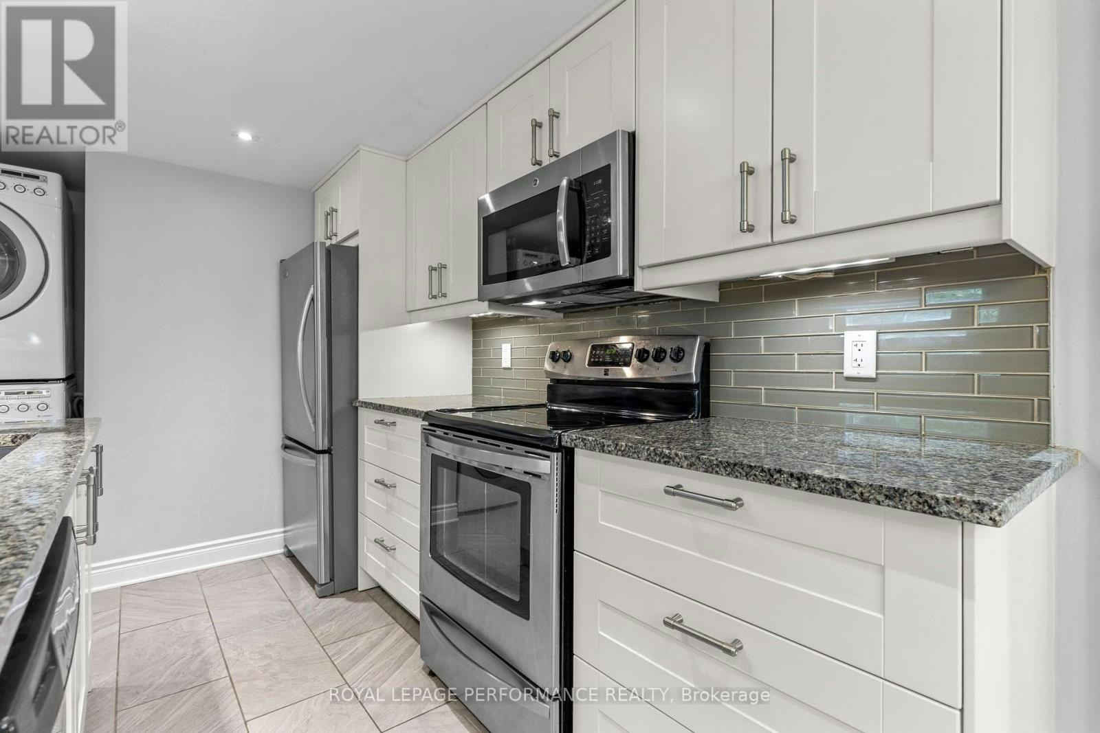 3B Birchwood Drive, Ottawa, ON, K2E 5S7 - 5