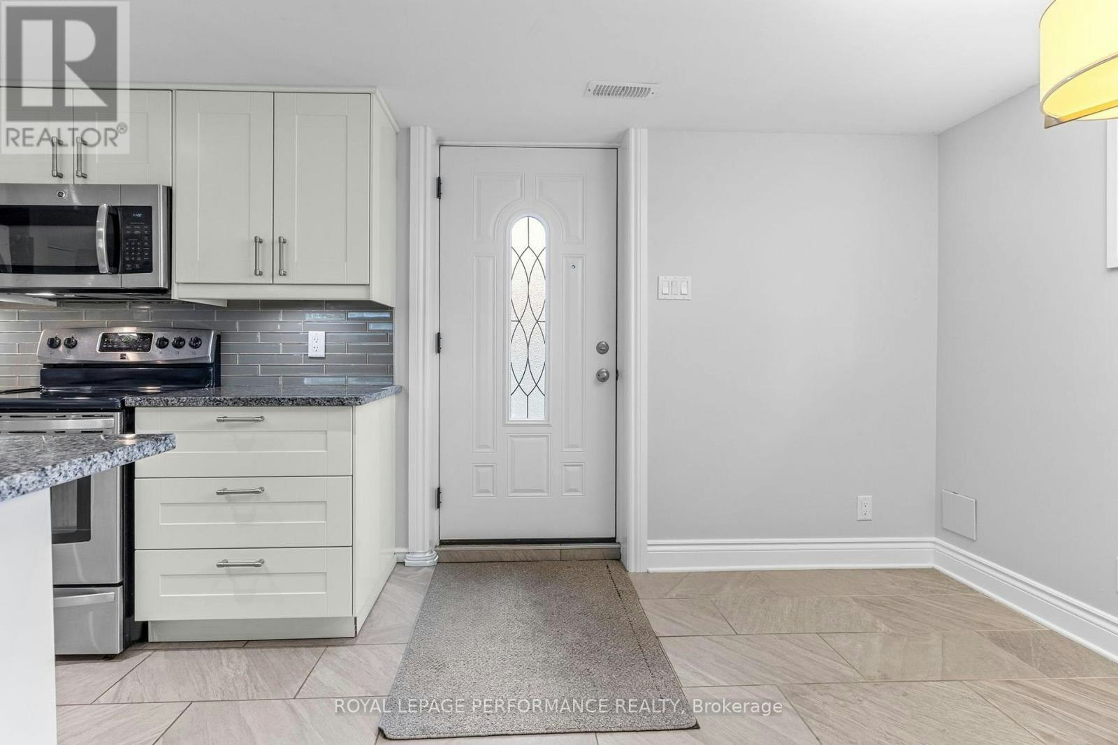 3B Birchwood Drive, Ottawa, ON, K2E 5S7 - 3