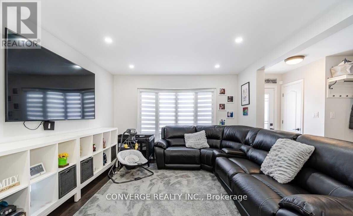 39 Greenwood Crescent, Brampton, ON, L6S 1T2 - 3