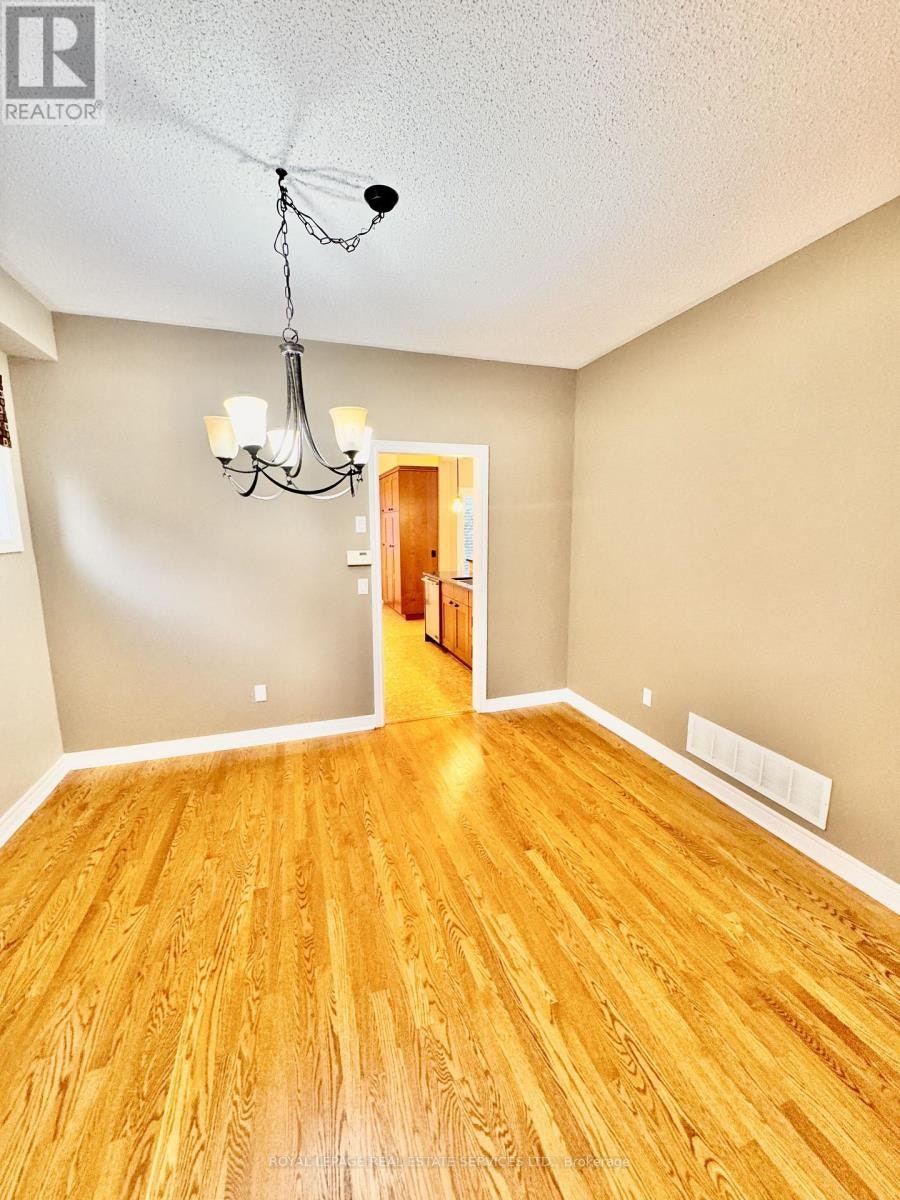 2401 Ennerdale Road, Oakville, ON, L6H 6N5 - 12